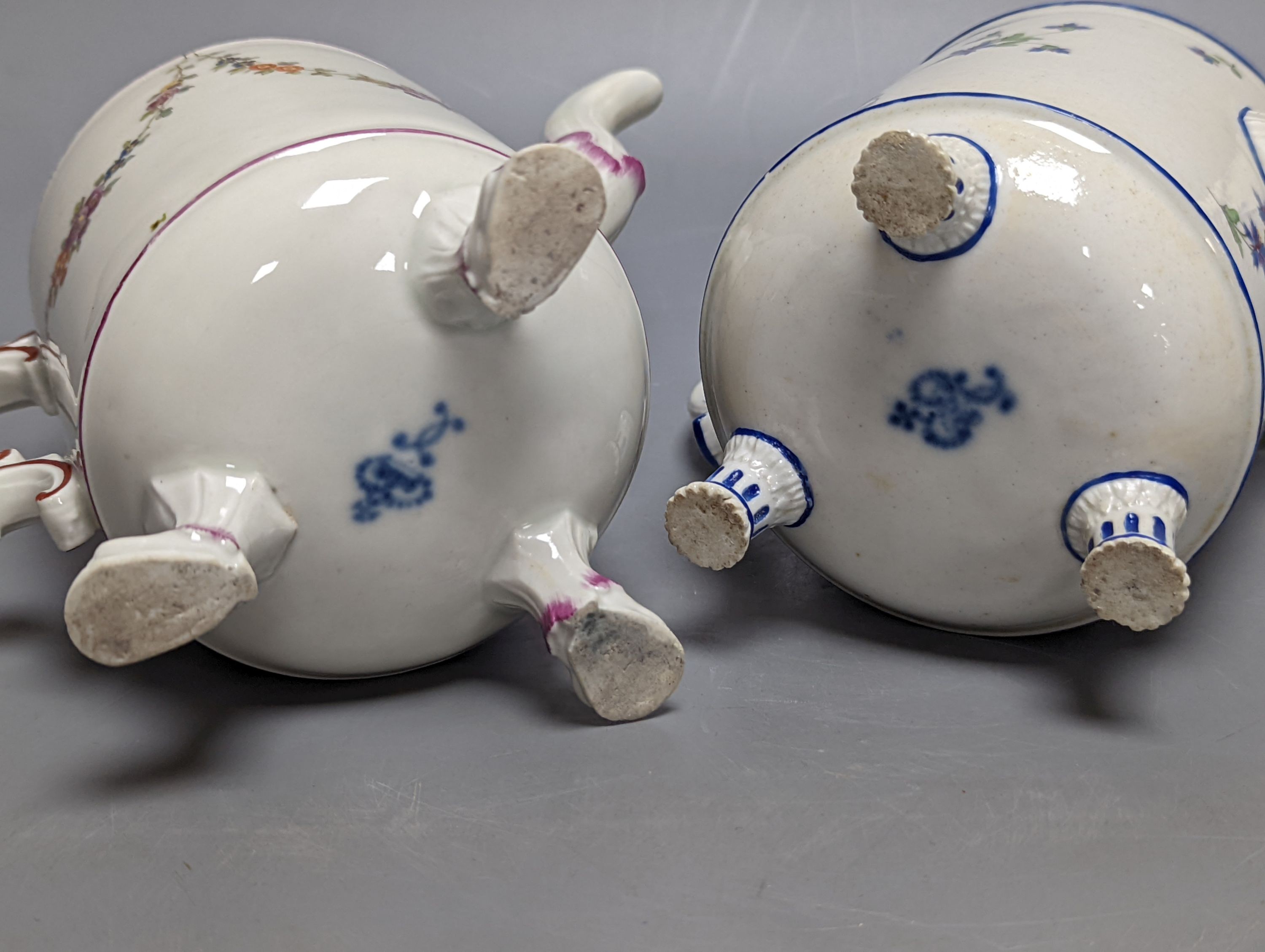 Two late 18th/early 19th century Ludwigsburg teapots and covers, 17cm